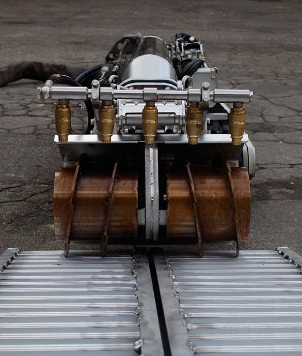 02_Lombrico S industrial cleaning robot